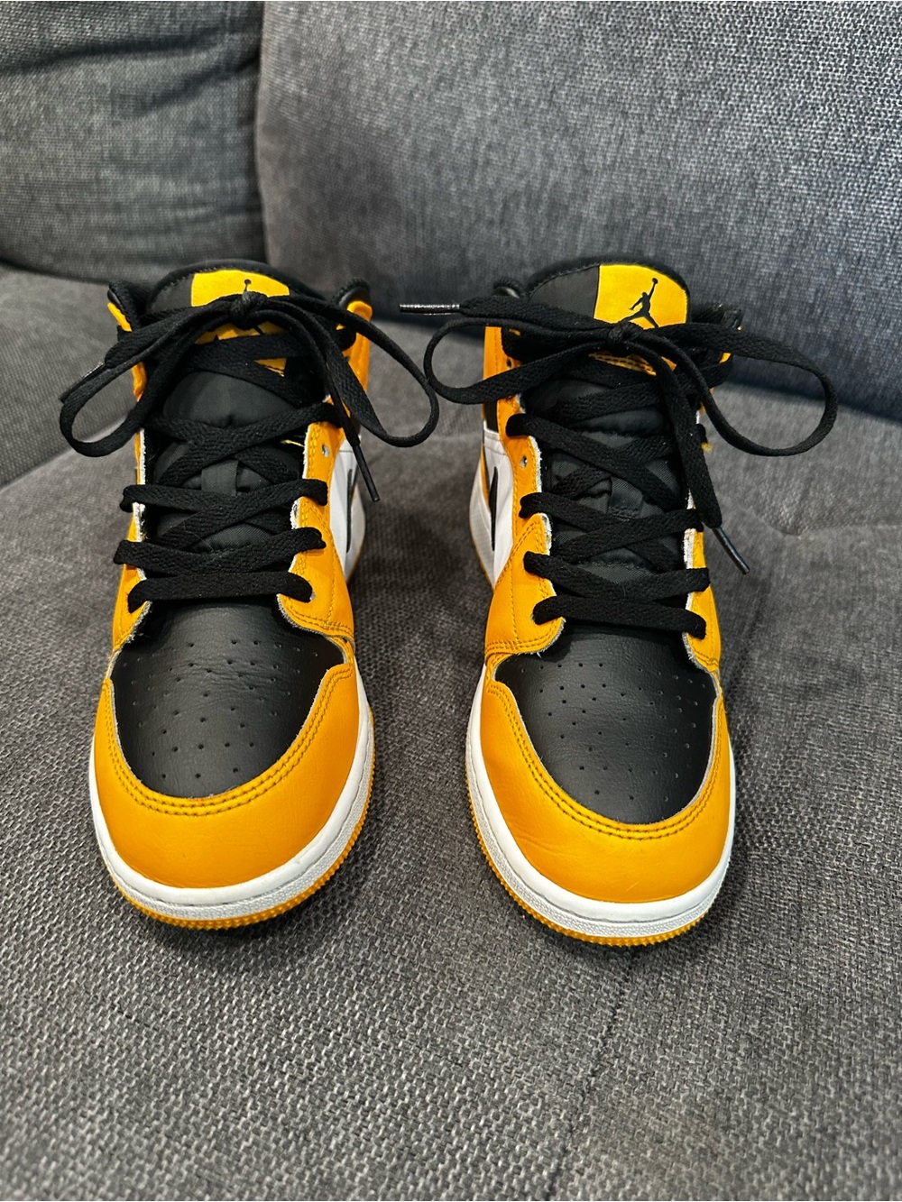 Jordan Kids' Black & Yellow Mid-Top Sneakers Boys Size 7